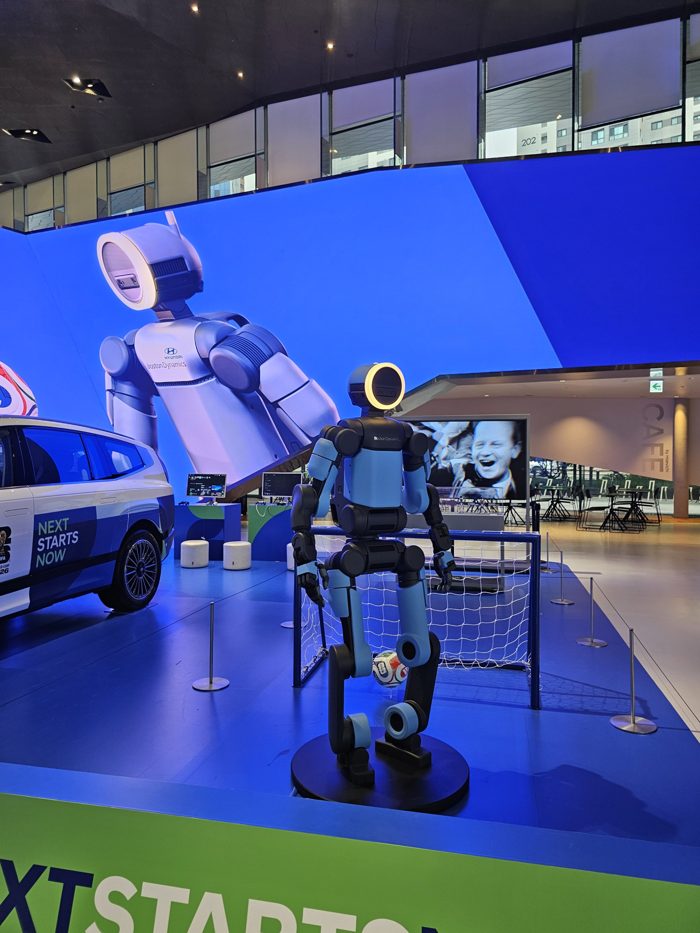 Boston Dynamics Atlas humanoid robot